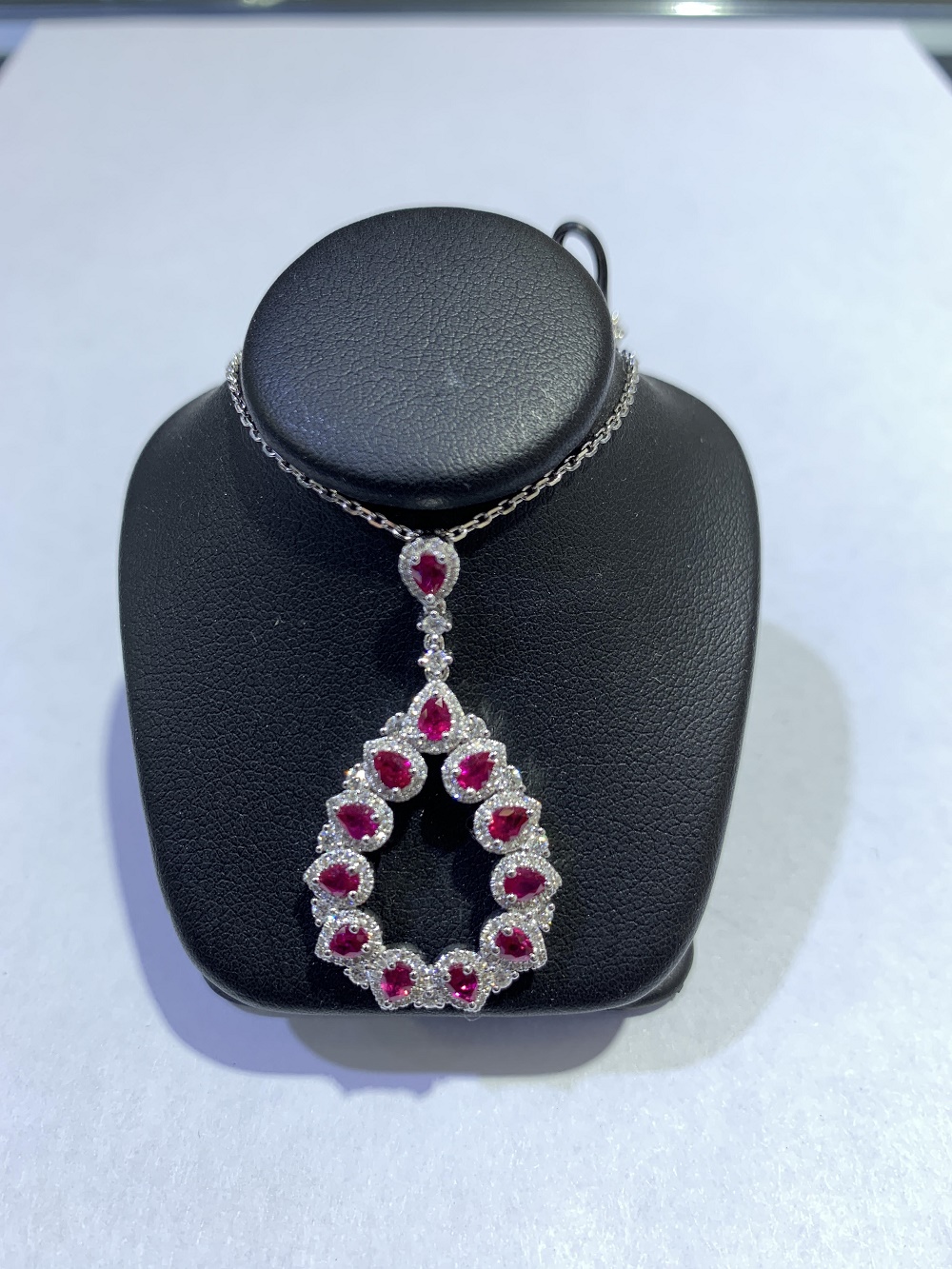 18kt white gold diamond and ruby necklace - Woodbridge Jewelery Exchange
